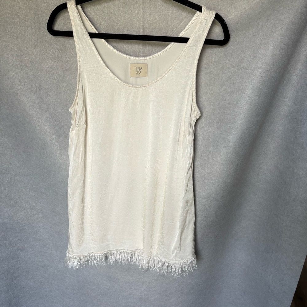 TINA JO Tank Top Small Off-White Cream Sleeveless Fringed Scoop Neck Festival